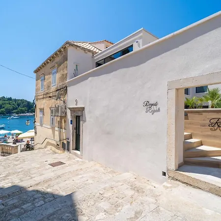 Royale - Luxury One Bedroom With Terrace Apartman *