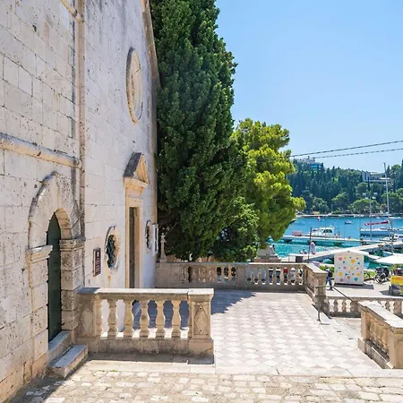 Royale - Luxury One Bedroom With Terrace Apartman *