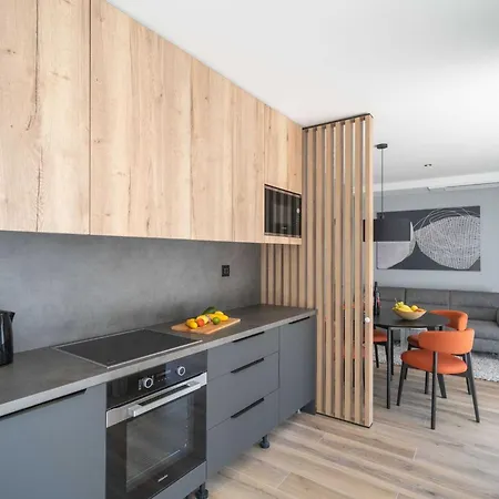 Royale - Luxury One Bedroom With Terrace *