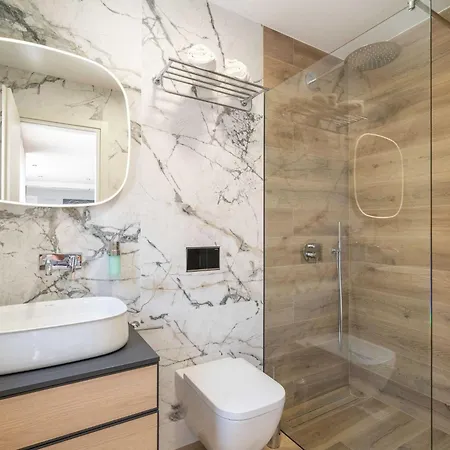 Lejlighed Royale - Luxury One Bedroom With Terrace *