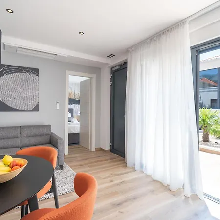 Royale - Luxury One Bedroom With Terrace شقة
